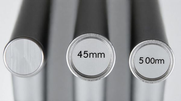 Comparatif des diamètres de barres de pole dance : 40mm, 45mm ou 50mm ?